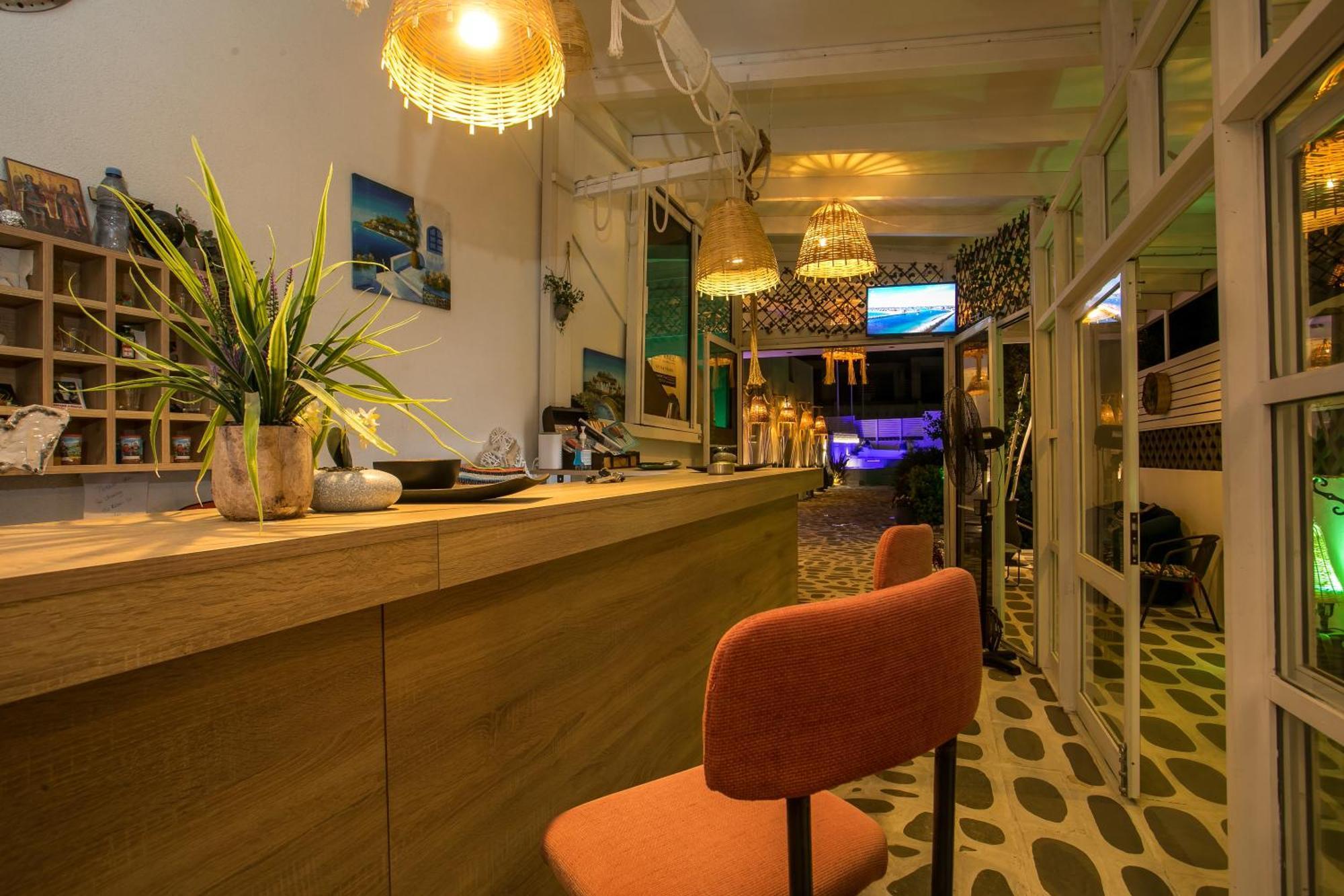 Casa Mikele By Sarikas - Sea Side Suites And Studios -Adults Only Faliraki Exteriör bild