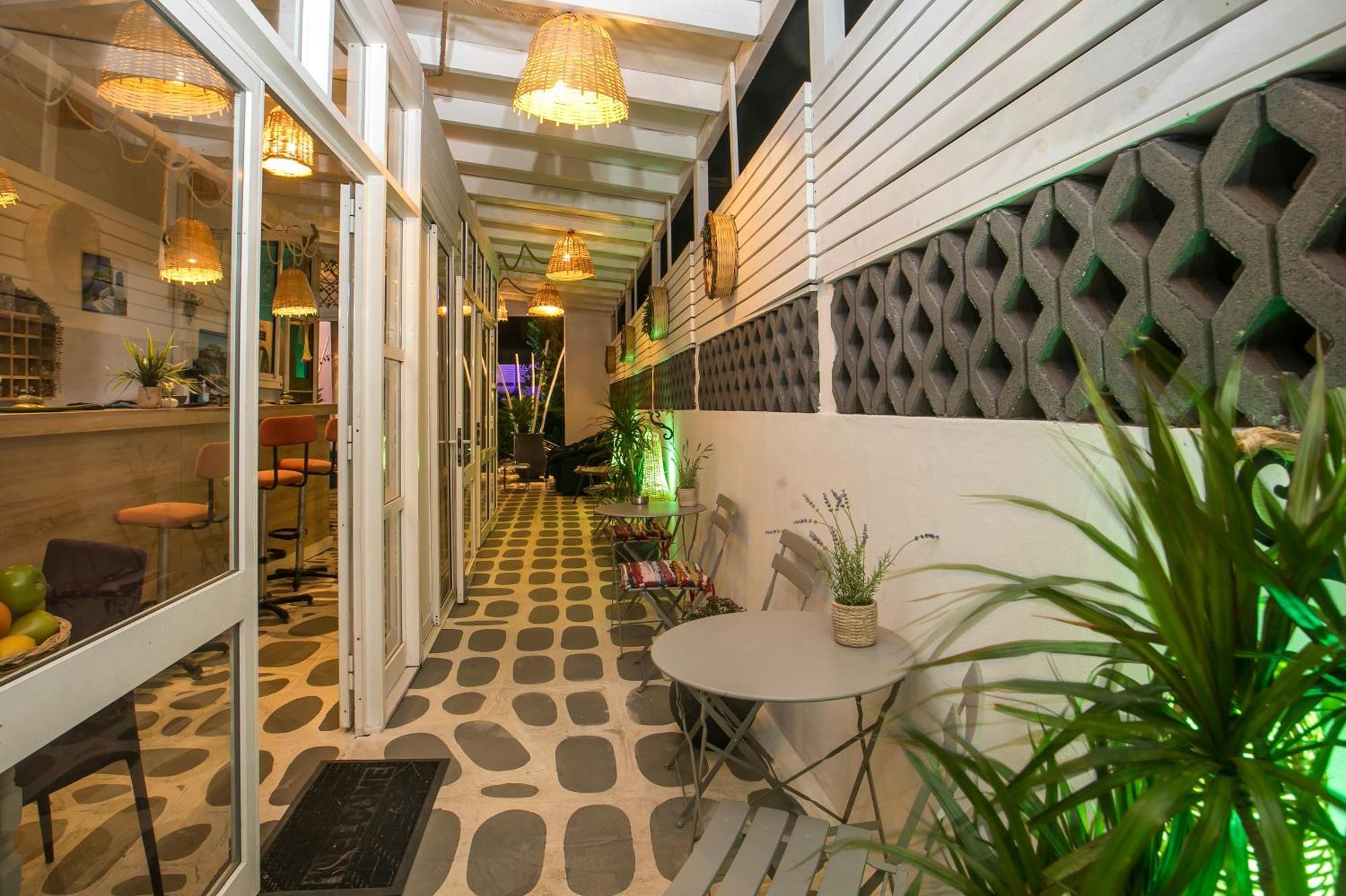 Casa Mikele By Sarikas - Sea Side Suites And Studios -Adults Only Faliraki Exteriör bild