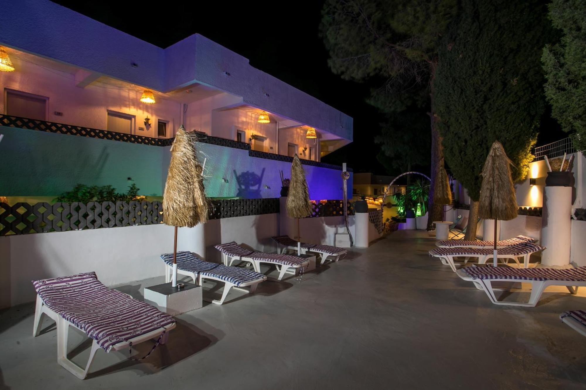 Casa Mikele By Sarikas - Sea Side Suites And Studios -Adults Only Faliraki Exteriör bild