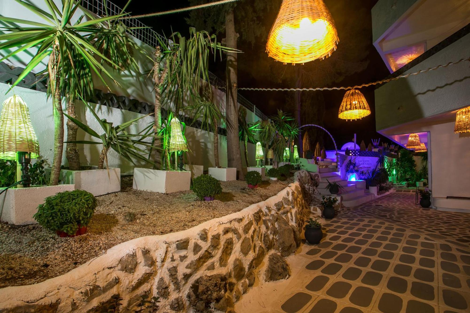 Casa Mikele By Sarikas - Sea Side Suites And Studios -Adults Only Faliraki Exteriör bild