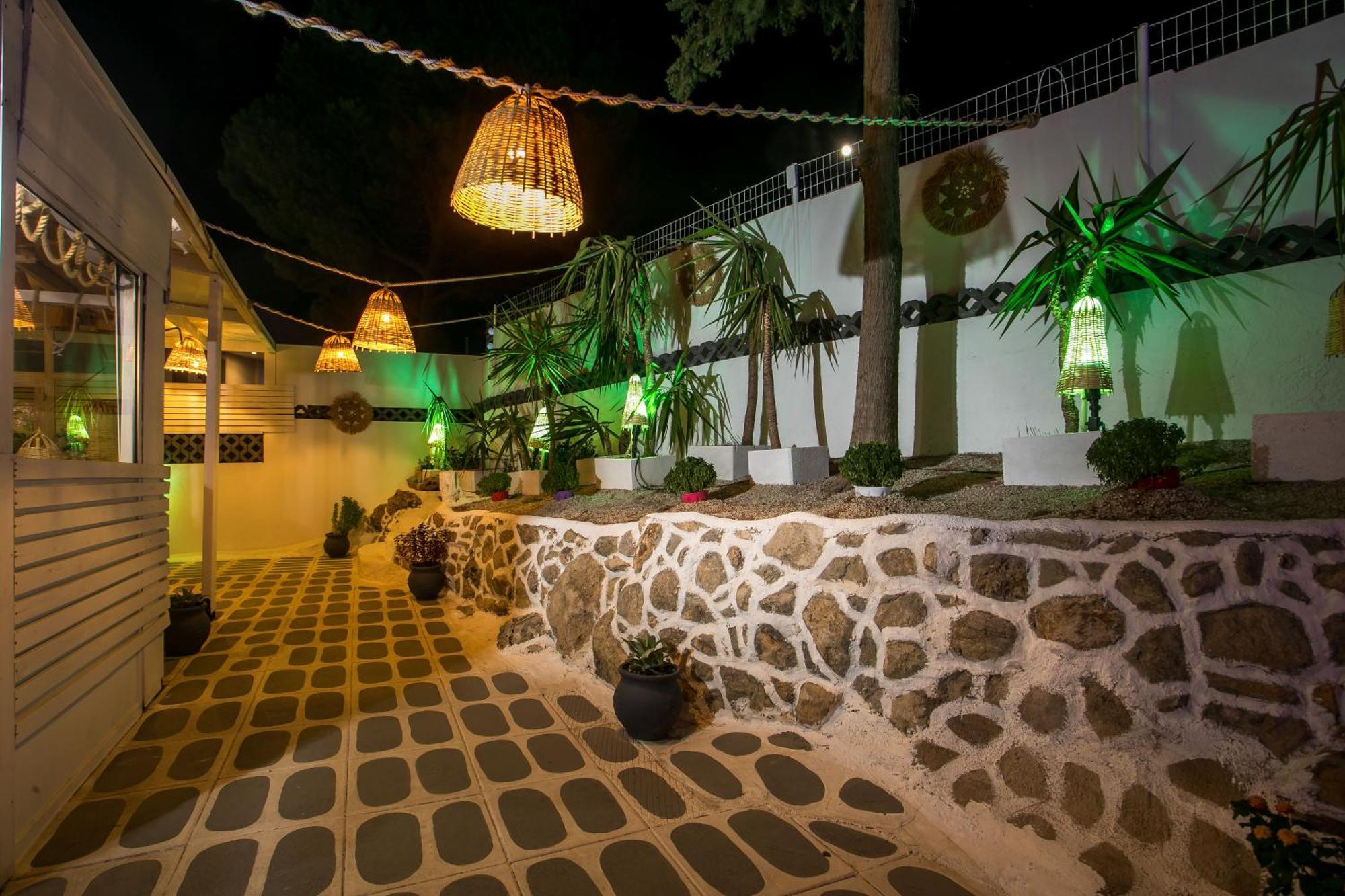 Casa Mikele By Sarikas - Sea Side Suites And Studios -Adults Only Faliraki Exteriör bild