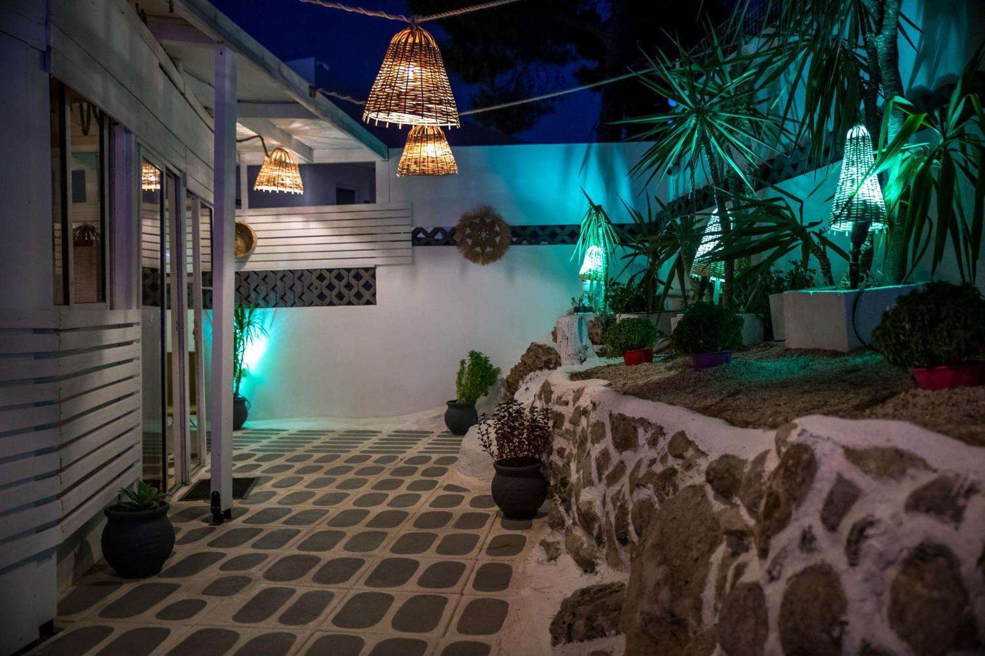 Casa Mikele By Sarikas - Sea Side Suites And Studios -Adults Only Faliraki Exteriör bild