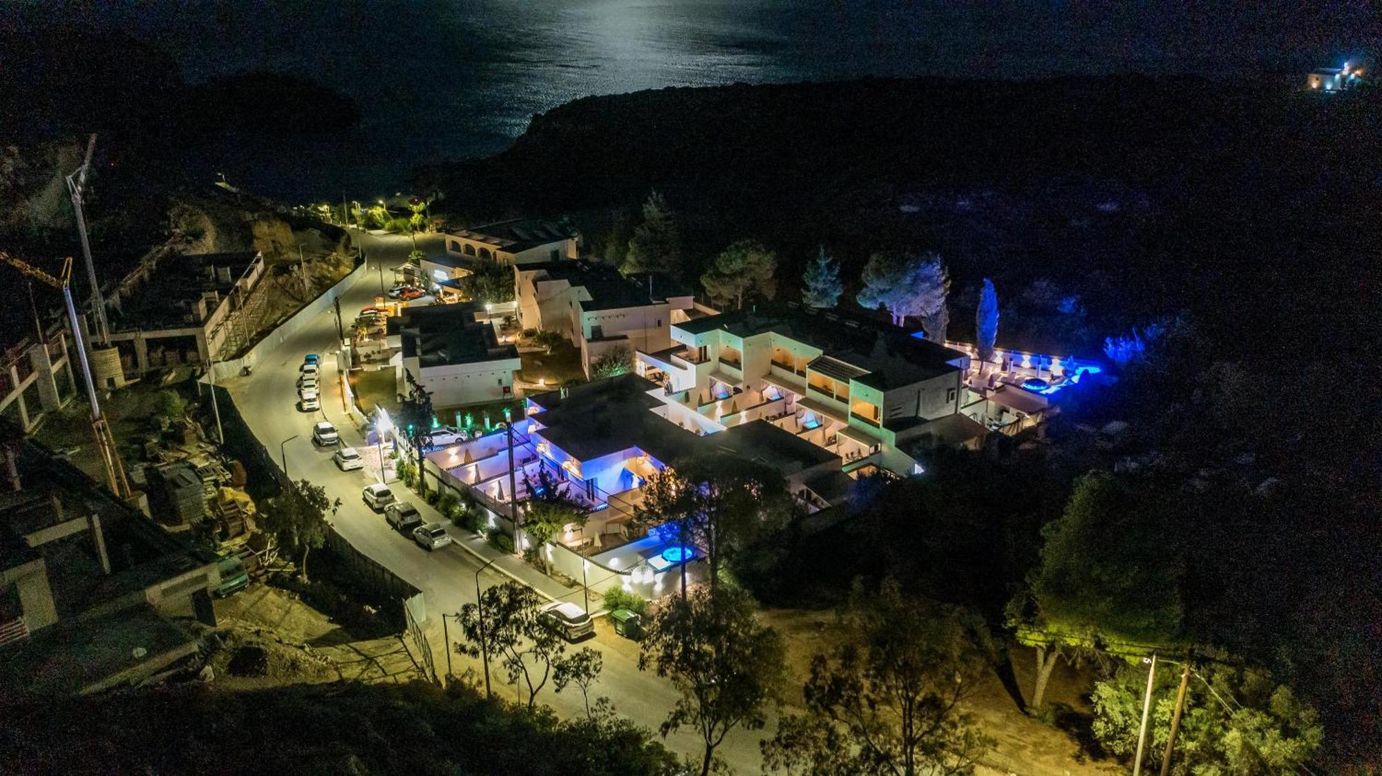 Casa Mikele By Sarikas - Sea Side Suites And Studios -Adults Only Faliraki Exteriör bild